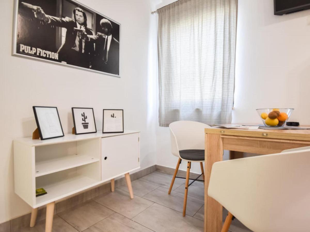Studios Barre With Jacuzzi Rovinj Bagian luar foto