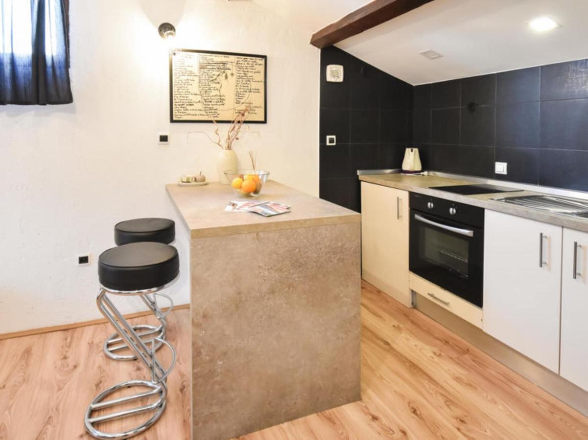 Studios Barre With Jacuzzi Rovinj Bagian luar foto