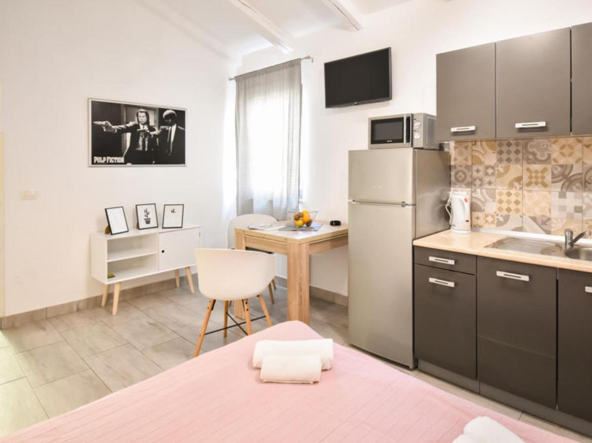 Studios Barre With Jacuzzi Rovinj Bagian luar foto