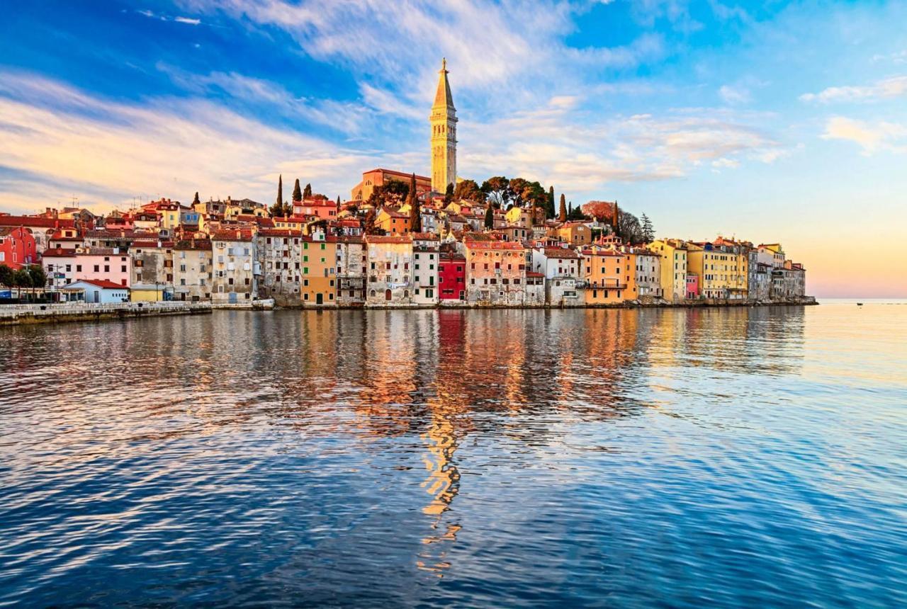 Studios Barre With Jacuzzi Rovinj Bagian luar foto
