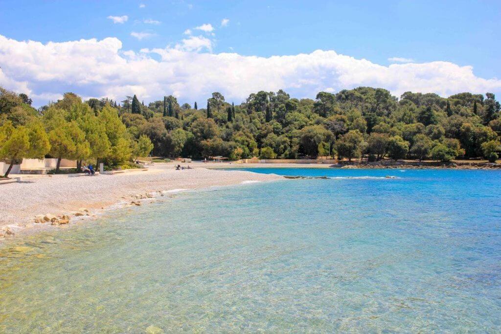 Studios Barre With Jacuzzi Rovinj Bagian luar foto